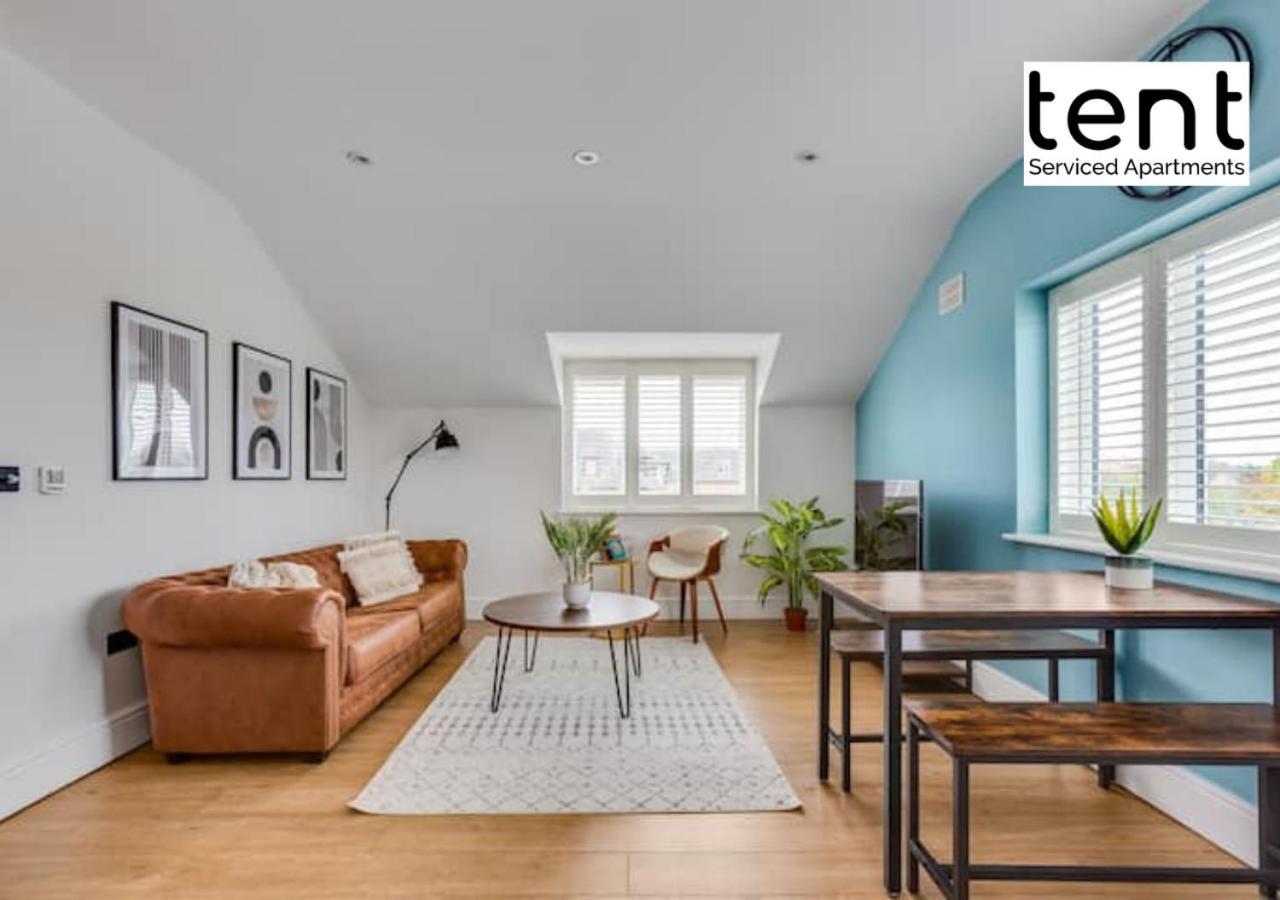 Stylish 1 Bed Apt , Central , Pkg, Perfect For Long Stays Эгэм Экстерьер фото